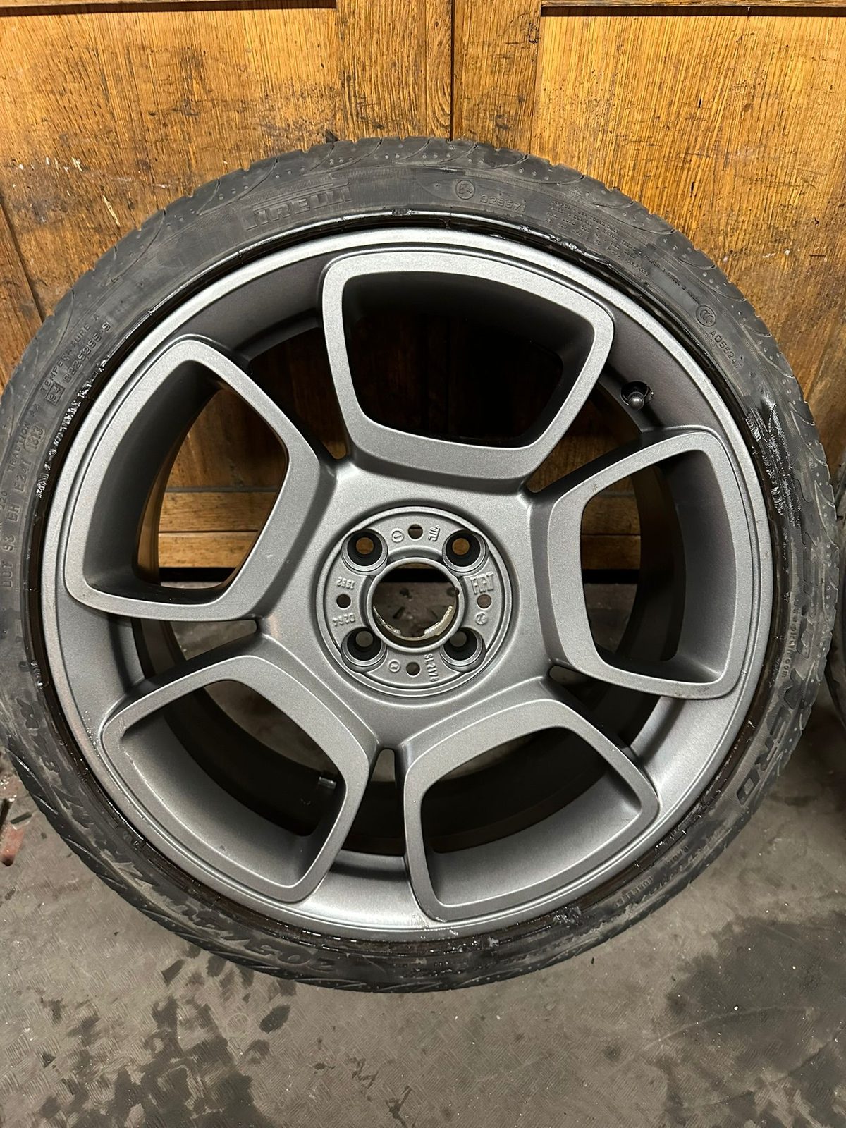 Refurbished alloy wheel 11