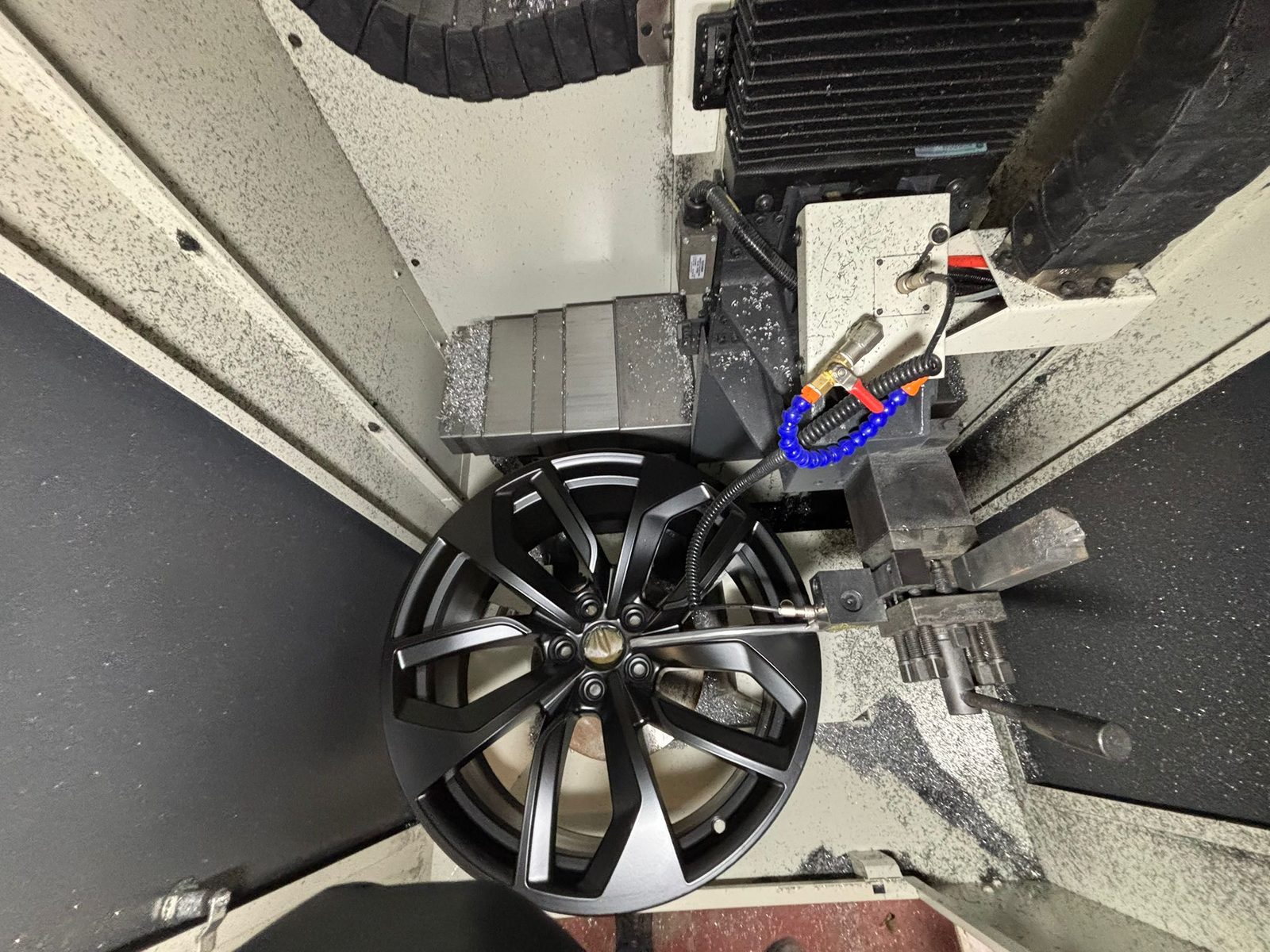Refurbished alloy wheel 16